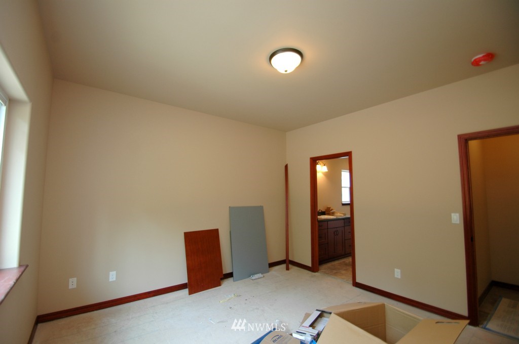 9214 Fox Ridge Lane Southeast Olympia, WA 98513 - Photo 10 of 25 Gallery Image 10