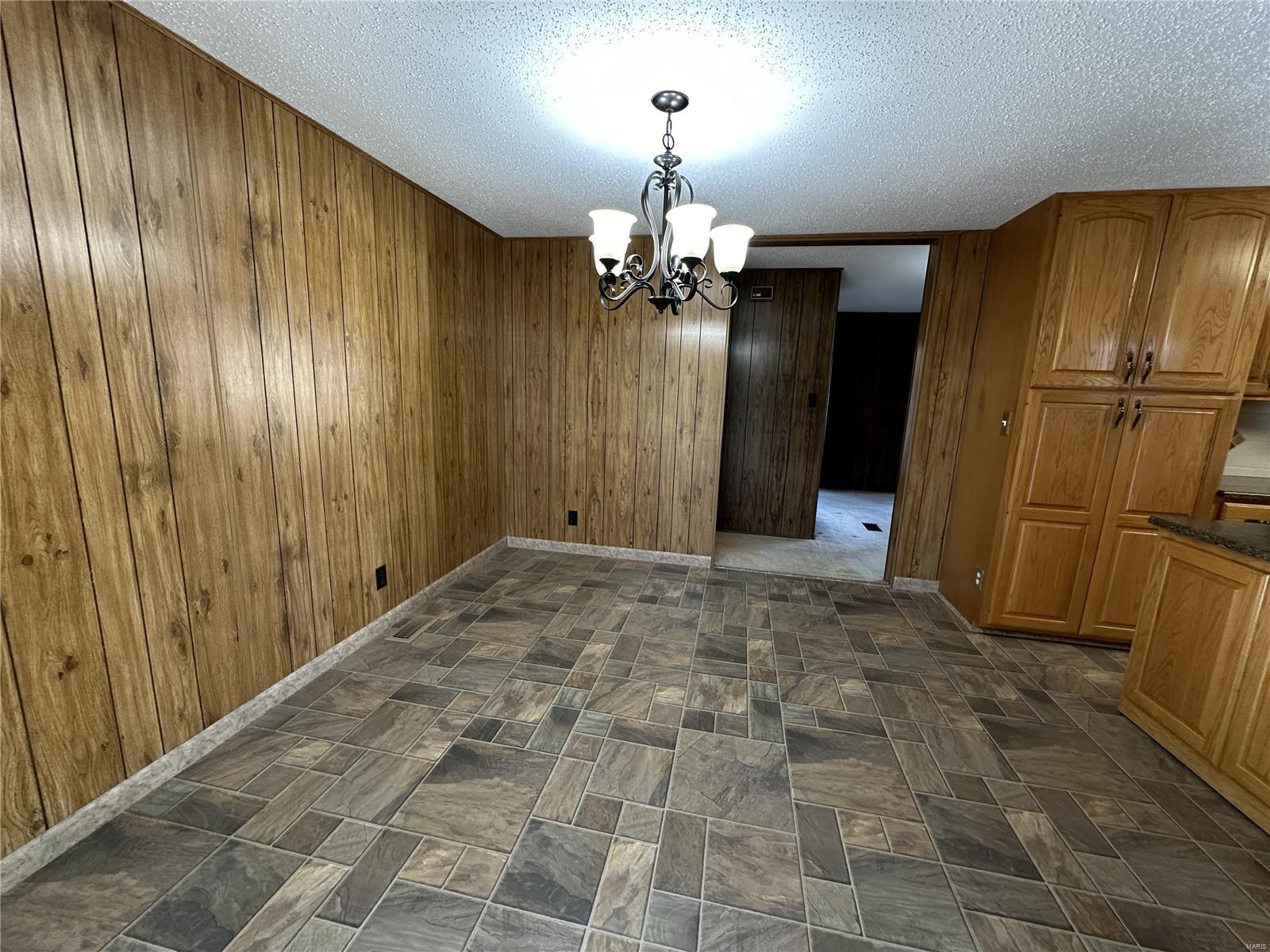 7224 Town Hall Road Belleville, IL 62223 - Photo 14 of 34 Gallery Image 14