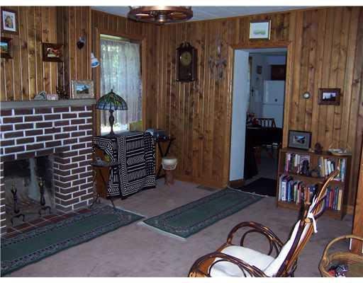 481 Carbon Center Road Butler, PA 16002 - Photo 4 of 18 Living Room. Dec. fireplace