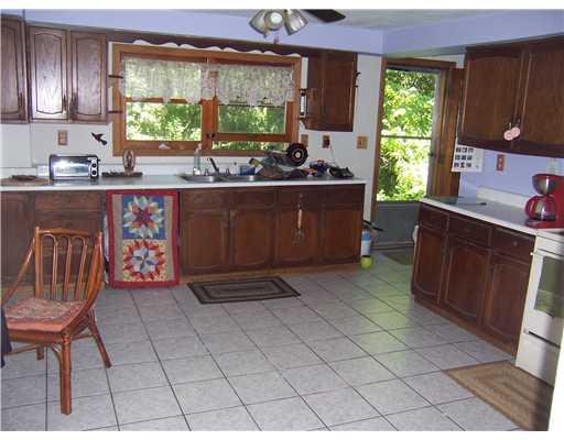 481 Carbon Center Road Butler, PA 16002 - Photo 7 of 18 Kitchen. Large Eat In Country Kitchen