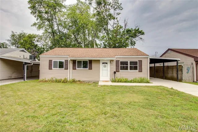 $1,200 | 225 Bonds Avenue, East Alton, IL 62024