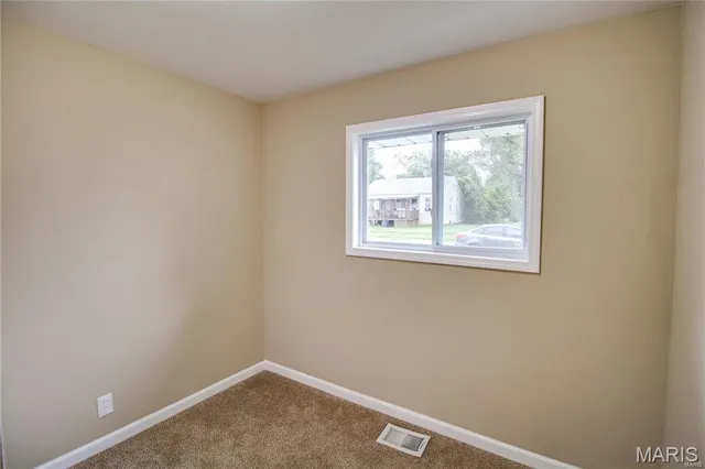 $1,200 | 225 Bonds Avenue, East Alton, IL 62024