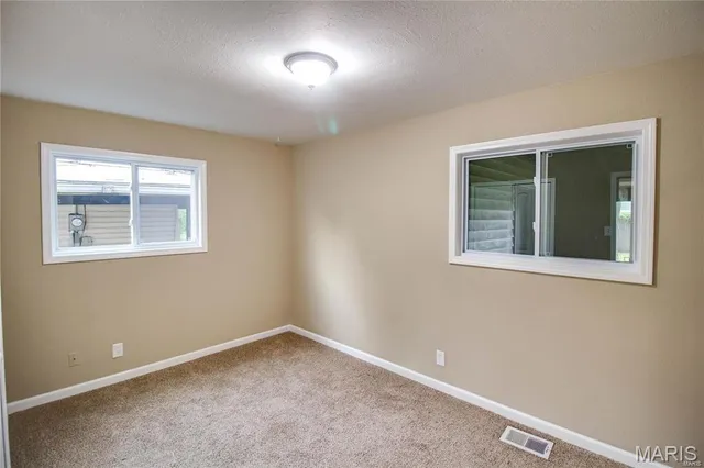 $1,200 | 225 Bonds Avenue, East Alton, IL 62024