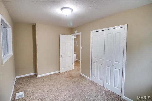 $1,200 | 225 Bonds Avenue, East Alton, IL 62024