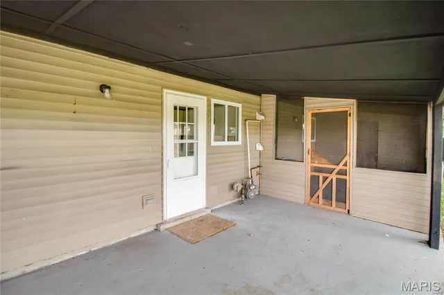 $1,200 | 225 Bonds Avenue, East Alton, IL 62024