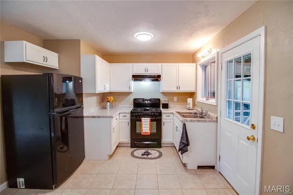 $1,200 | 225 Bonds Avenue, East Alton, IL 62024