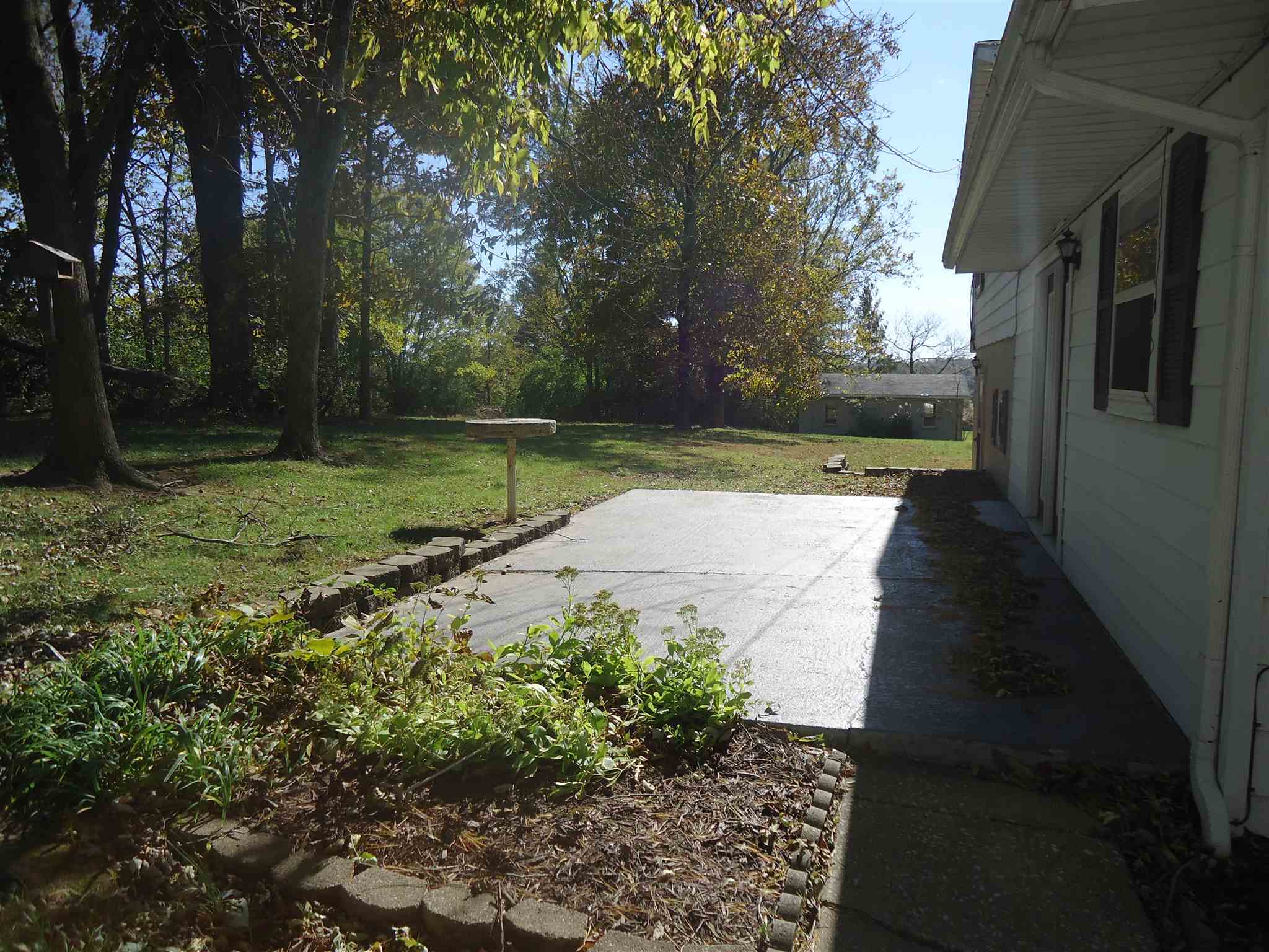 410 Maple Leaf Road Bedford, IN 47421 - Photo 11 of 27