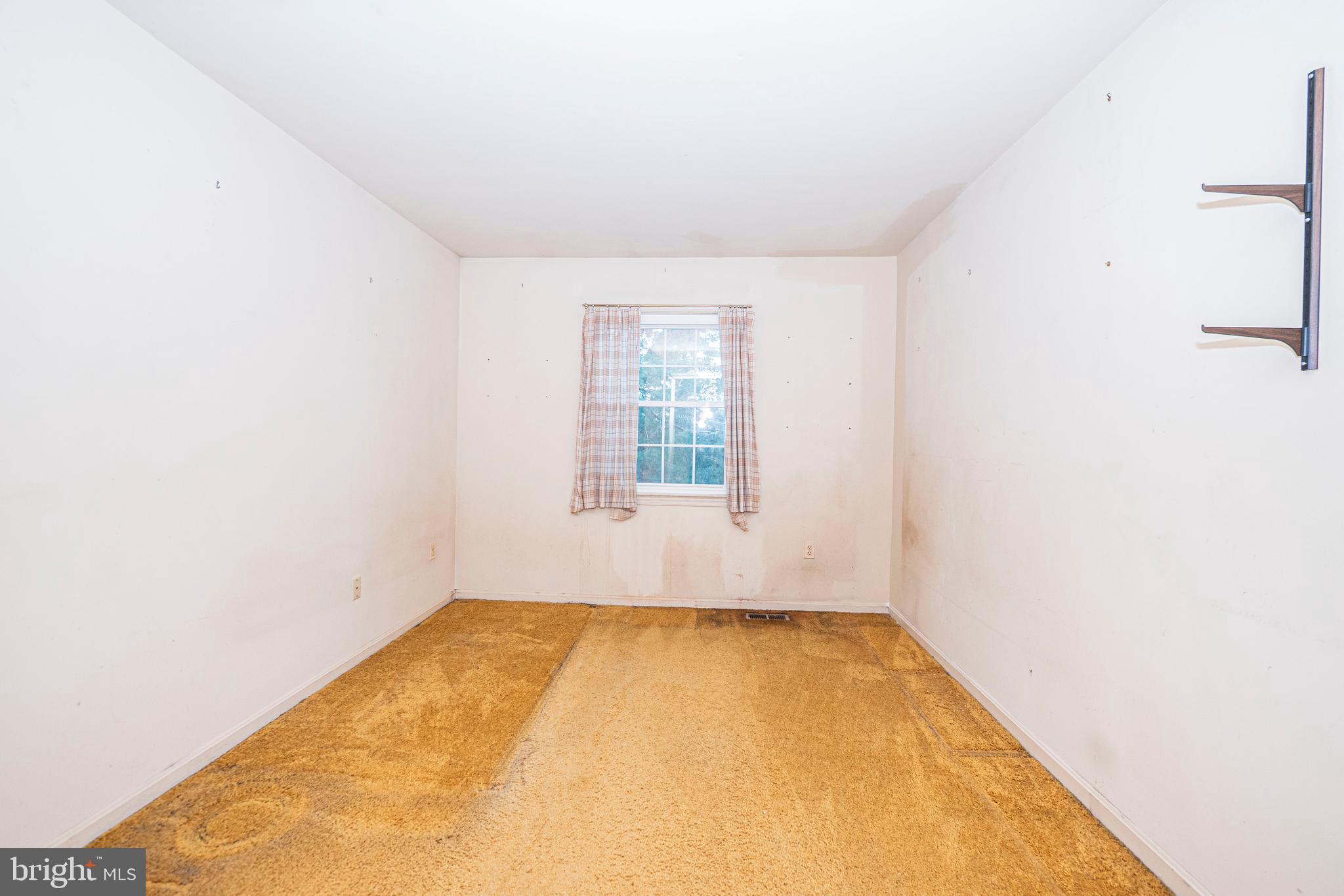 9610 Kanfer Court Gaithersburg, MD 20886 - Photo 24 of 41 a view of a room with window