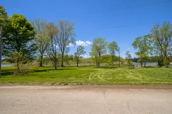 $69,000 | 277 Lakeside Drive, Delton, MI 49046
