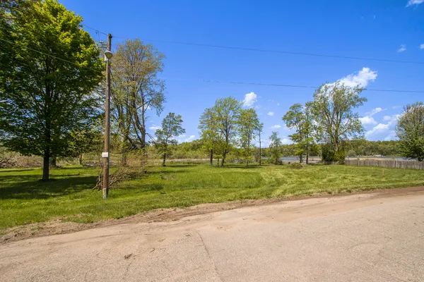 $69,000 | 277 Lakeside Drive, Delton, MI 49046