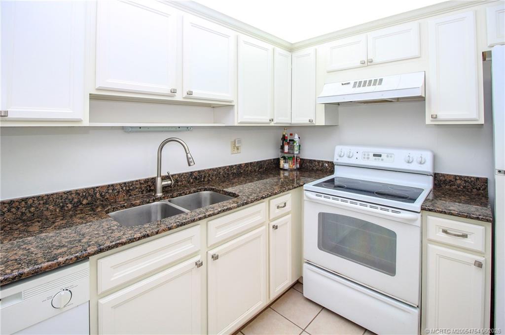 800 Northwest Fork Road, Unit 312 Stuart, FL 34994 - Photo 8 of 23