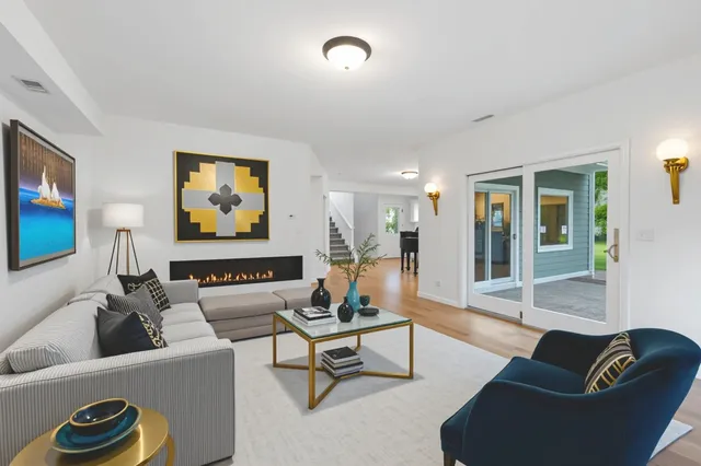 $375,000 | 277 Church Street, Crystal Lake, IL 60014