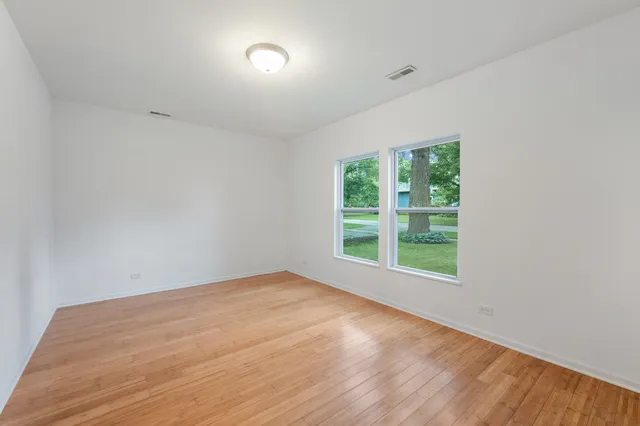 $375,000 | 277 Church Street, Crystal Lake, IL 60014