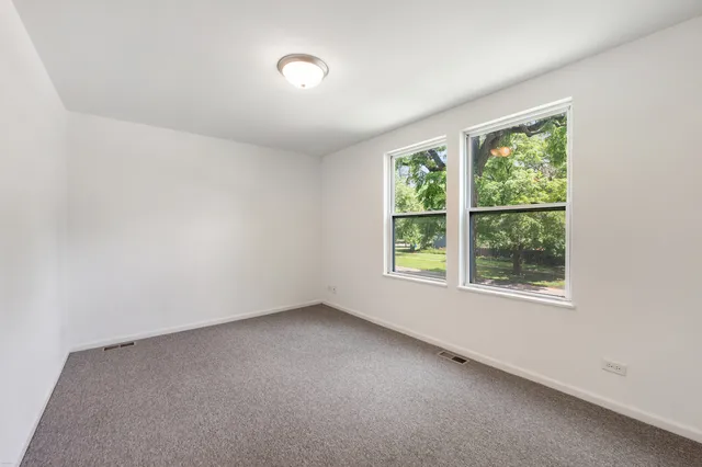 $375,000 | 277 Church Street, Crystal Lake, IL 60014