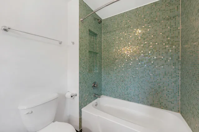 $375,000 | 277 Church Street, Crystal Lake, IL 60014