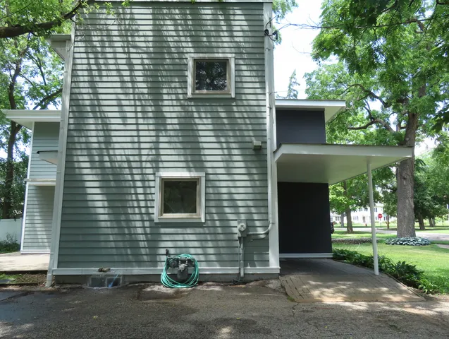 $375,000 | 277 Church Street, Crystal Lake, IL 60014