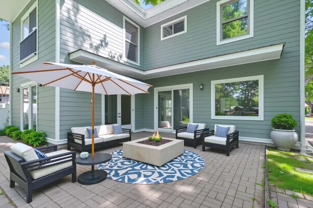 $375,000 | 277 Church Street, Crystal Lake, IL 60014