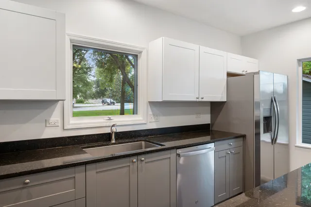 $375,000 | 277 Church Street, Crystal Lake, IL 60014