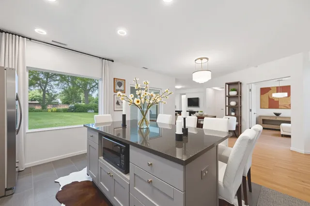 $375,000 | 277 Church Street, Crystal Lake, IL 60014