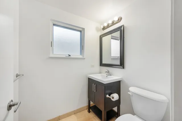 $375,000 | 277 Church Street, Crystal Lake, IL 60014