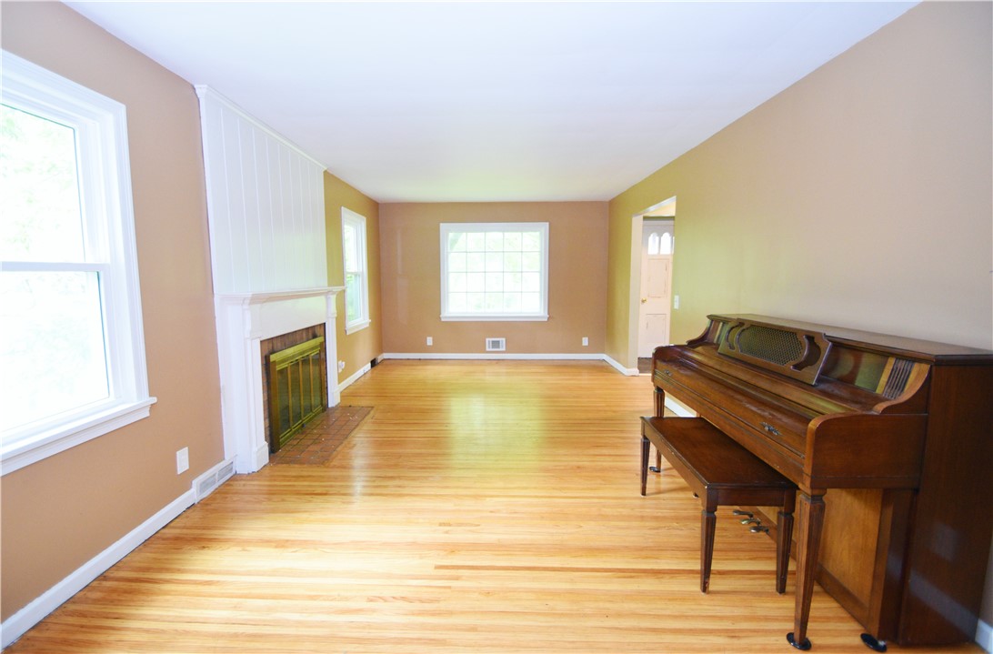 376 Belmeade Road Irondequoit, NY 14617 - Photo 10 of 34