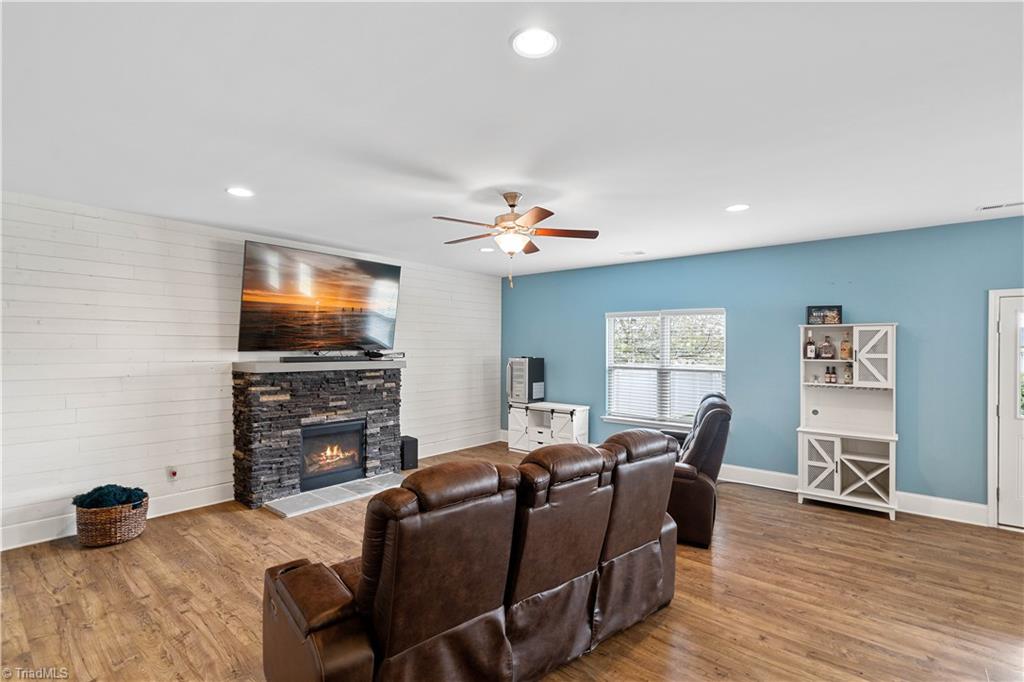 21008 Torrence Chapel Road Cornelius, NC 28031 - Photo 11 of 27 Gallery Image 11
