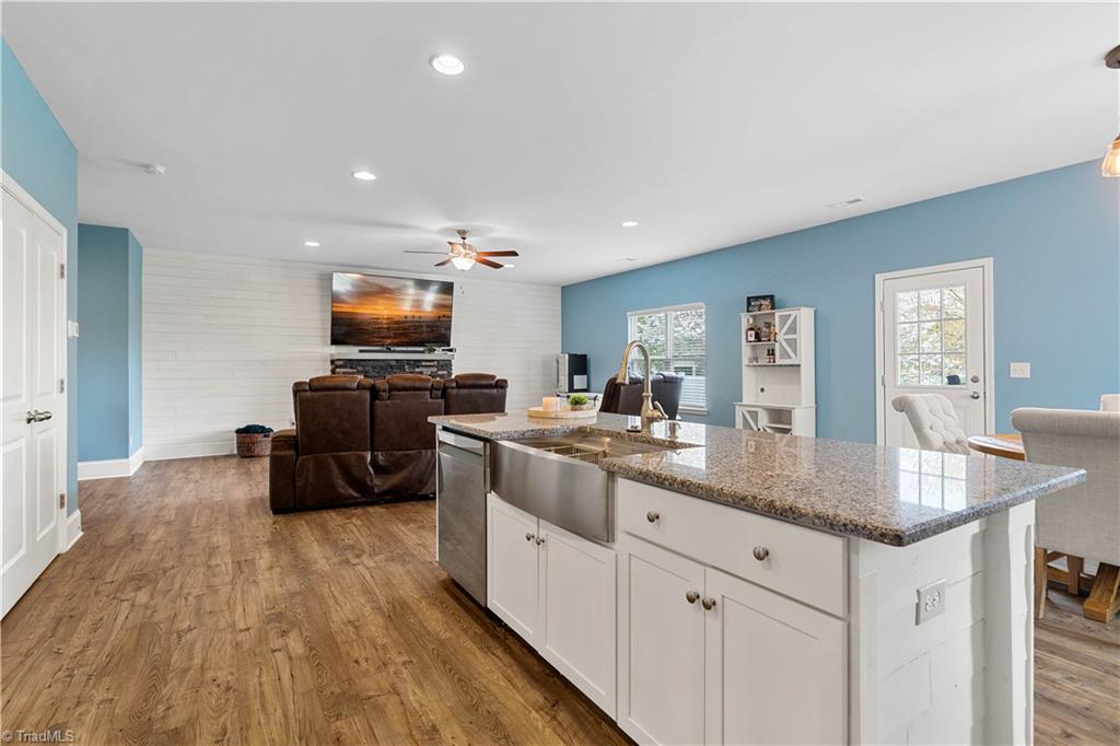 21008 Torrence Chapel Road Cornelius, NC 28031 - Photo 17 of 27 Gallery Image 17