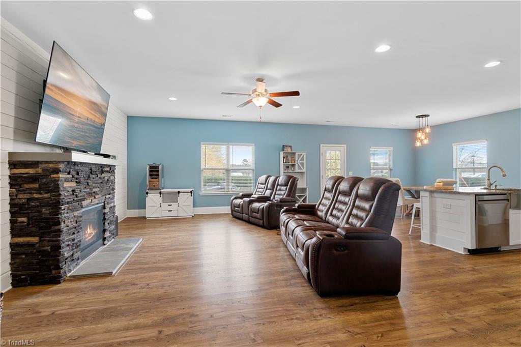 21008 Torrence Chapel Road Cornelius, NC 28031 - Photo 10 of 27 Gallery Image 10