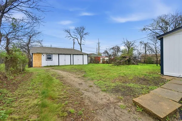 $1,700 | 1511 Southerland Avenue, Dallas, TX 75203
