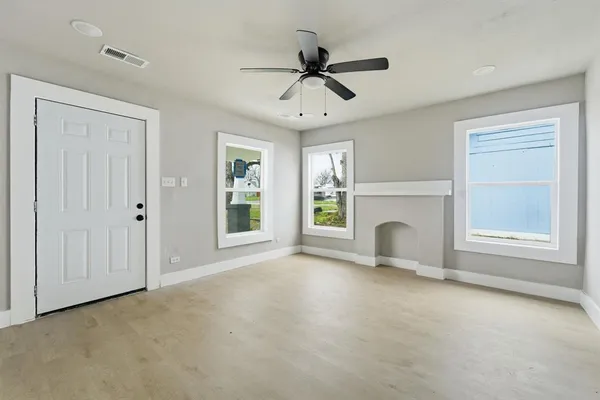 $1,700 | 1511 Southerland Avenue, Dallas, TX 75203