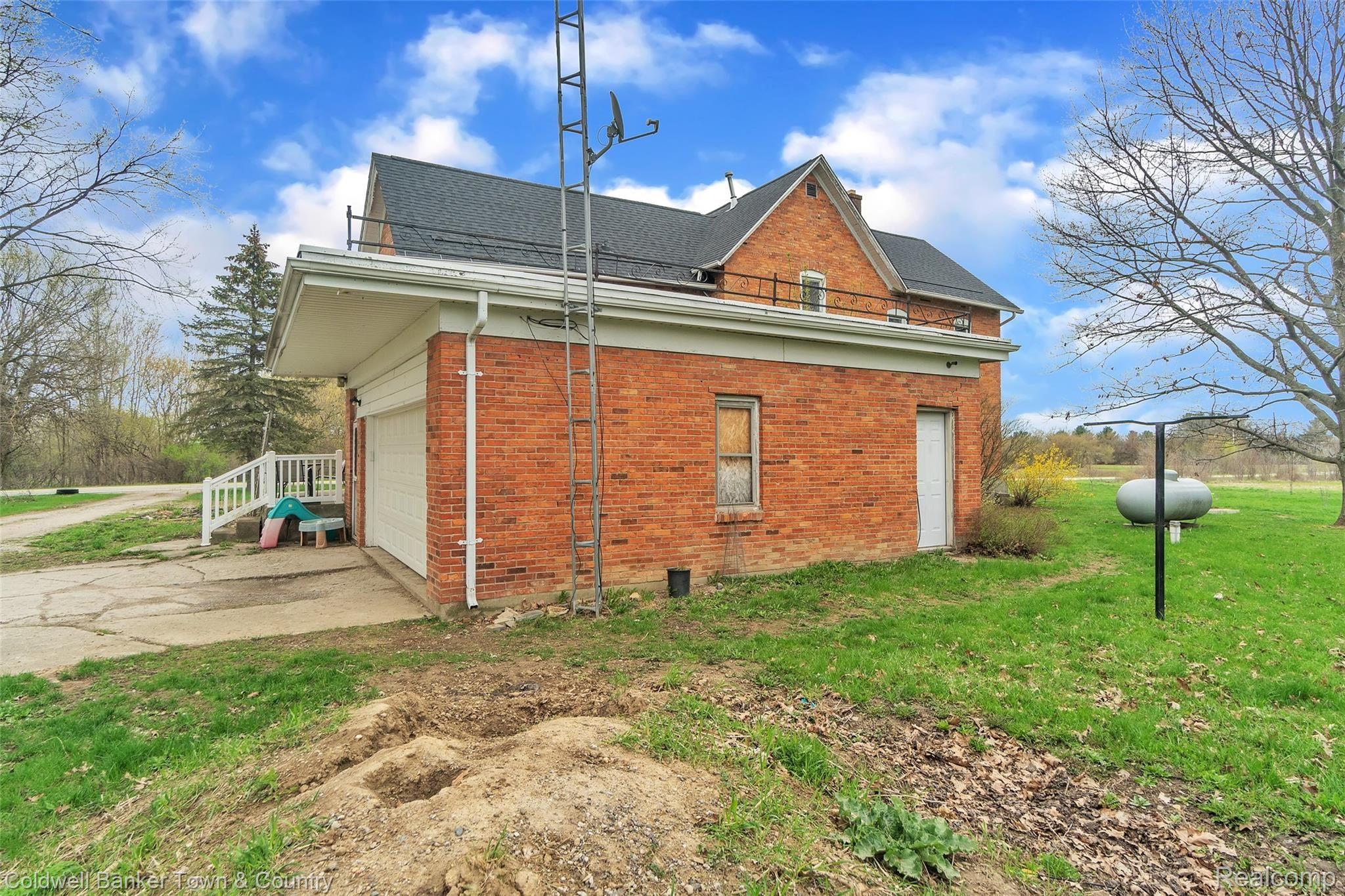 10221 North Center Road Clio, MI 48420 - Photo 30 of 37 30-10221-Center-Rd-WindowStill-Real-Estate-Photography-30.jpg
