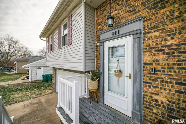 $189,900 | 911 Lauder Avenue, Bartonville, IL 61607