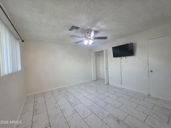 $1,950 | 4950 West Stella Avenue, Glendale, AZ 85301