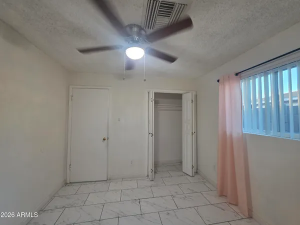 $1,950 | 4950 West Stella Avenue, Glendale, AZ 85301