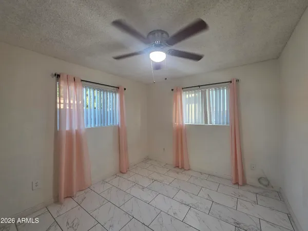 $1,950 | 4950 West Stella Avenue, Glendale, AZ 85301