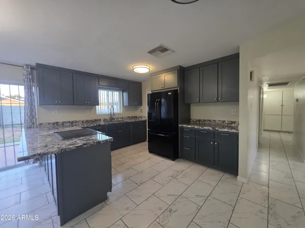 $1,950 | 4950 West Stella Avenue, Glendale, AZ 85301