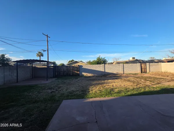 $1,950 | 4950 West Stella Avenue, Glendale, AZ 85301