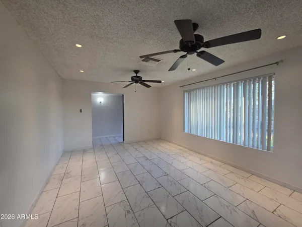 $1,950 | 4950 West Stella Avenue, Glendale, AZ 85301