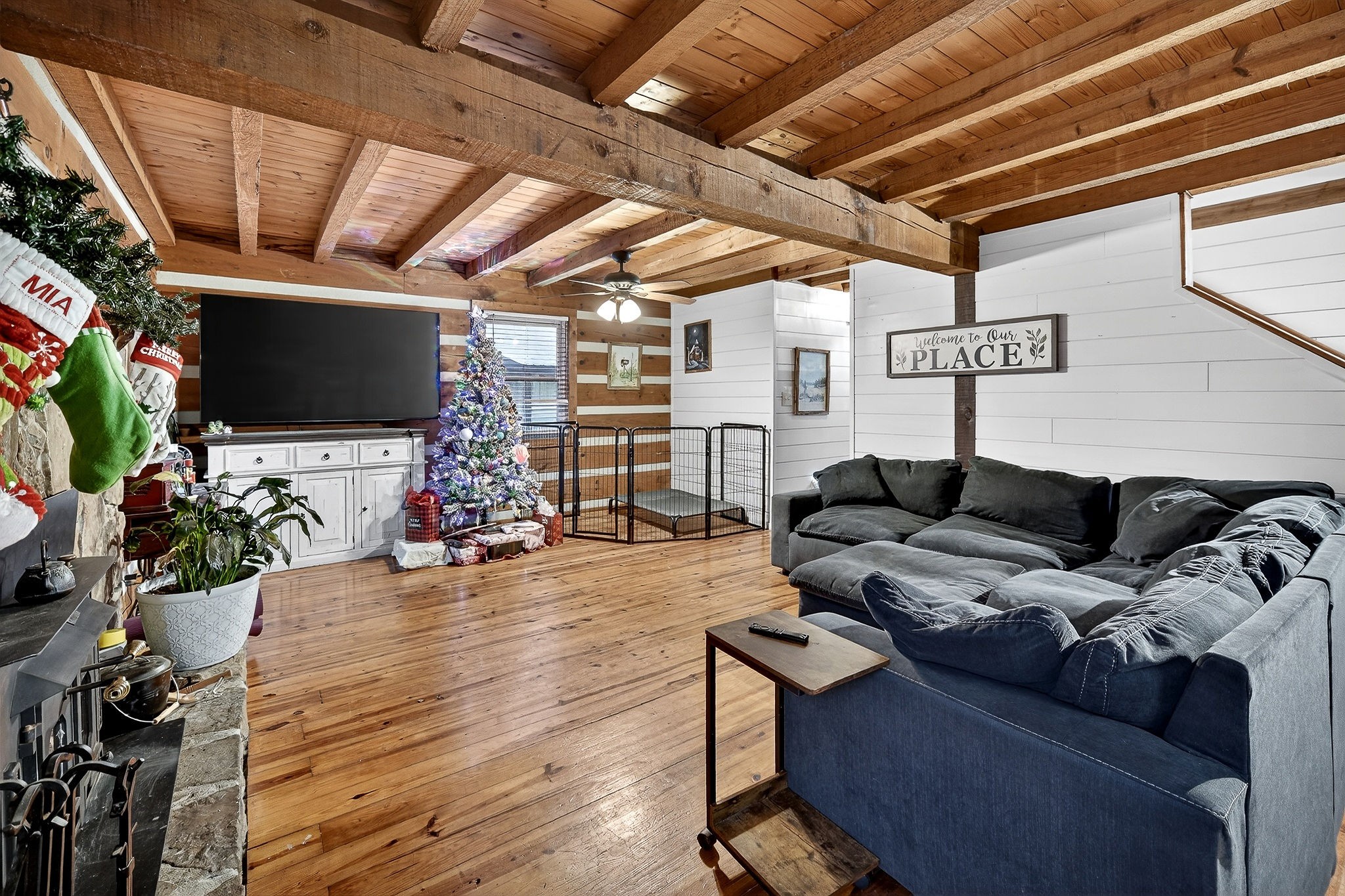 1399 Bethany Road McMinnville, TN 37110 - Photo 3 of 36 a living room with furniture and a flat screen tv