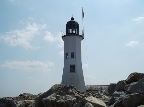 38 First Parish Road Scituate, MA 02066 - Photo 22 of 26 a bedroom with a bed and a window