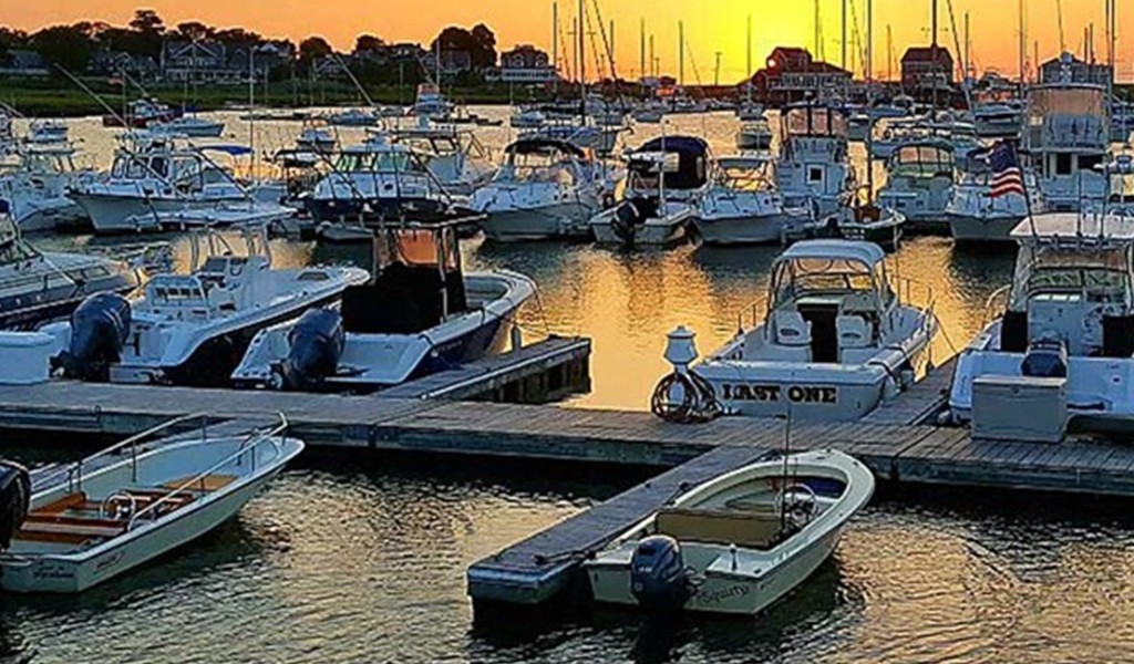 38 First Parish Road Scituate, MA 02066 - Photo 24 of 26 a view of a ocean with many windows