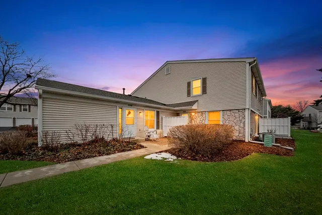 $2,200 | 1033 Glouchester Harbor, Unit 3602, Schaumburg, IL 60193