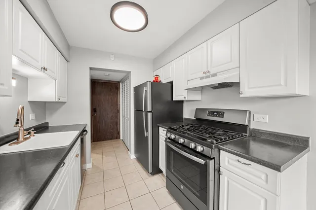 $2,200 | 1033 Glouchester Harbor, Unit 3602, Schaumburg, IL 60193