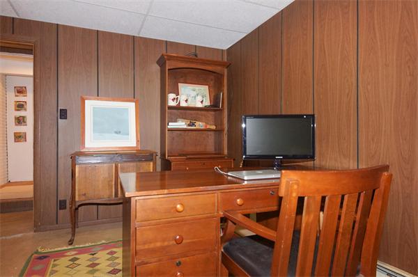 21 Elmwood Road Wellesley, MA 02481 - Photo 23 of 27 a room with furniture and flat screen tv