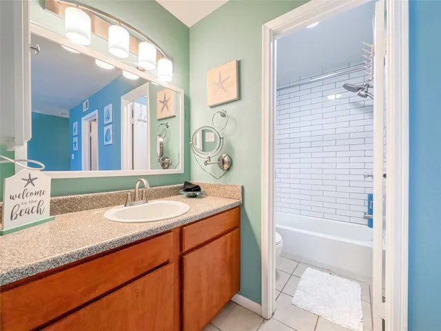 $1,700 | 3506 Cove View Boulevard, Unit 213, Galveston, TX 77554