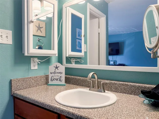 $1,700 | 3506 Cove View Boulevard, Unit 213, Galveston, TX 77554