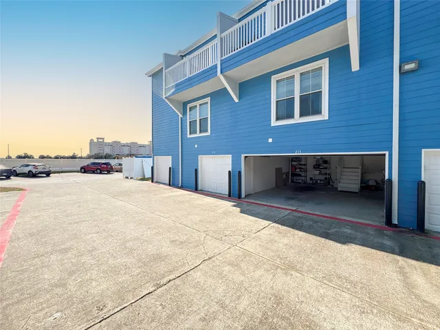 $1,700 | 3506 Cove View Boulevard, Unit 213, Galveston, TX 77554