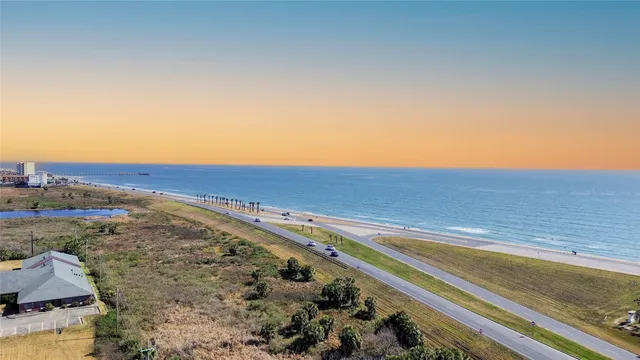 $1,700 | 3506 Cove View Boulevard, Unit 213, Galveston, TX 77554