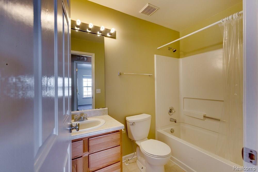 778 Olde English Circle Howell, MI 48855 - Photo 14 of 19