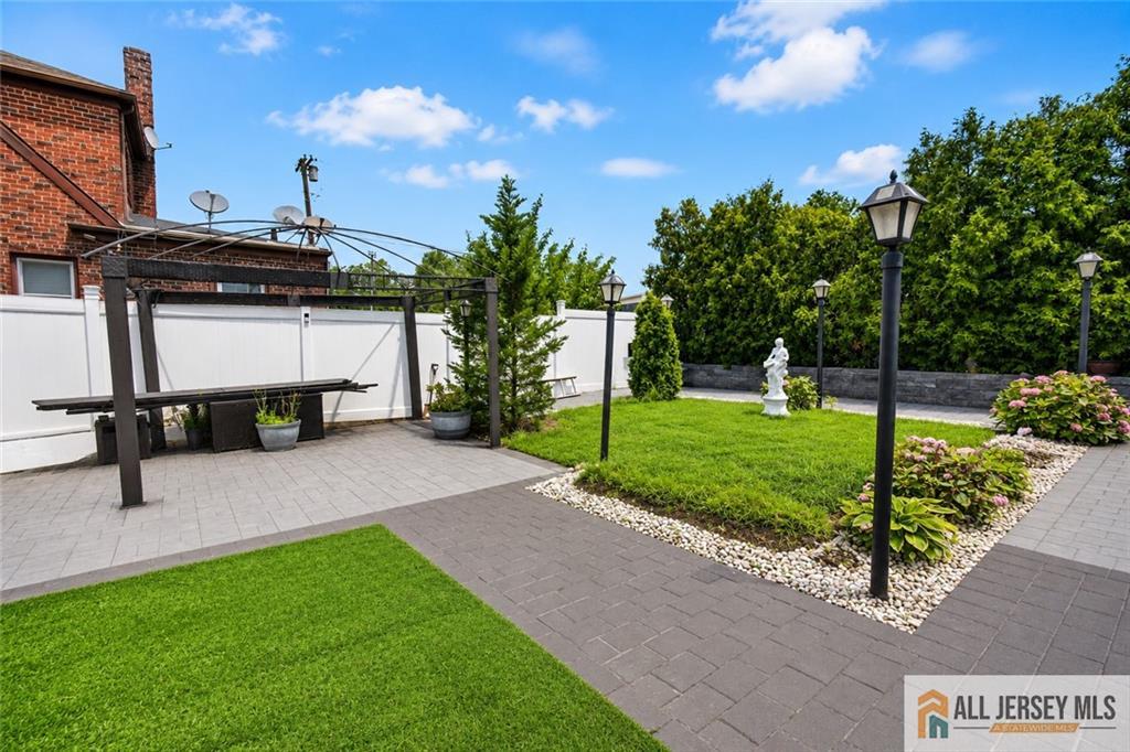 640 Florida Grove Road Keasbey, NJ 08832 - Photo 8 of 40